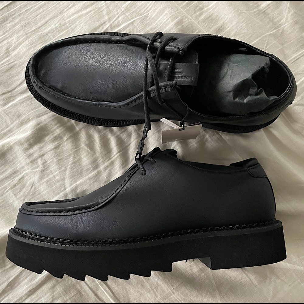 CHUNKY BLACK LACE UP SHOES - LUG SOLE STYLE